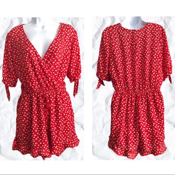 One Clothing Red White Floral Romper - size large - Picture 3 of 6